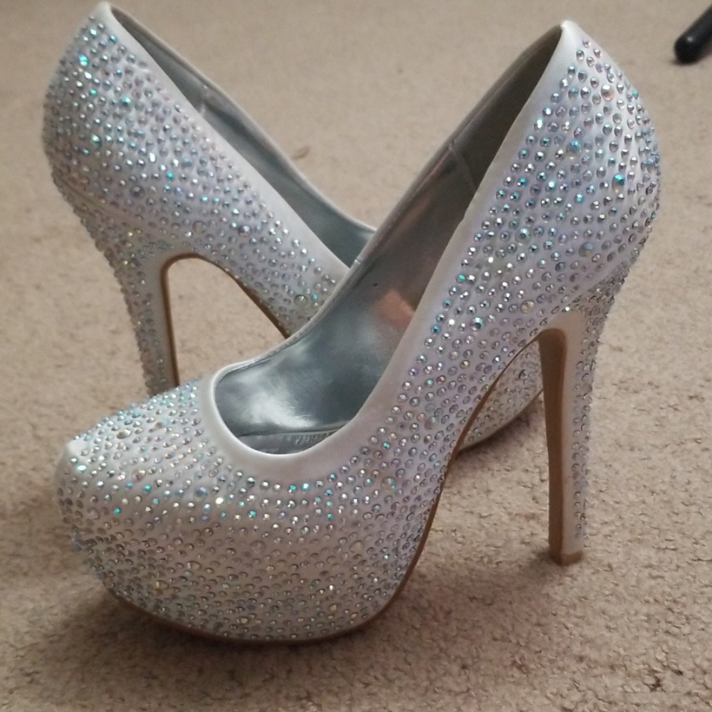 Sparkly white stilettos NEVER WORN